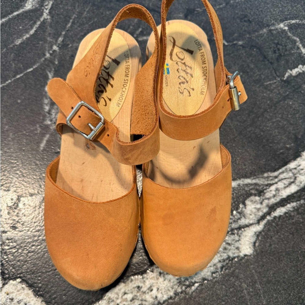 Lotta Low Wood Brown Clogs in Oiled Nubuck 6